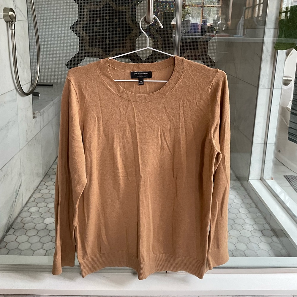 Classic crew neck sweater.